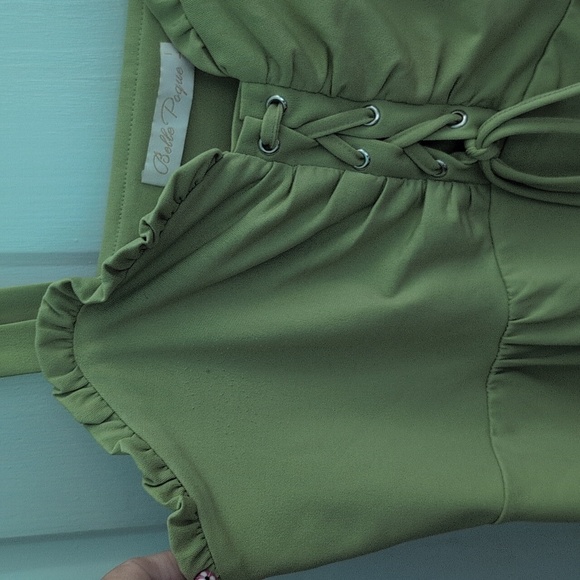 Green Sleeveless Top - Picture 5 of 12